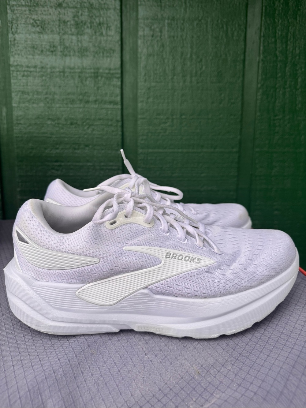 Brooks Women's White Running Sneakers - Clean Mesh Trainer